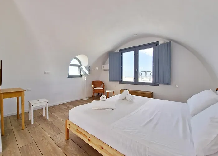 Pyrgos Trilogy Boutique Houses - Oinos